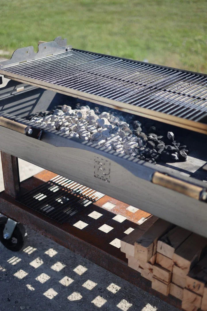 Black Earth M83-2078 | Gaucho 53 Grill | Wood Fire Cooking