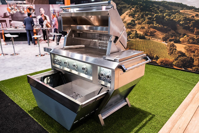 Hestan | 42" Outdoor Deluxe Free Standing Grill