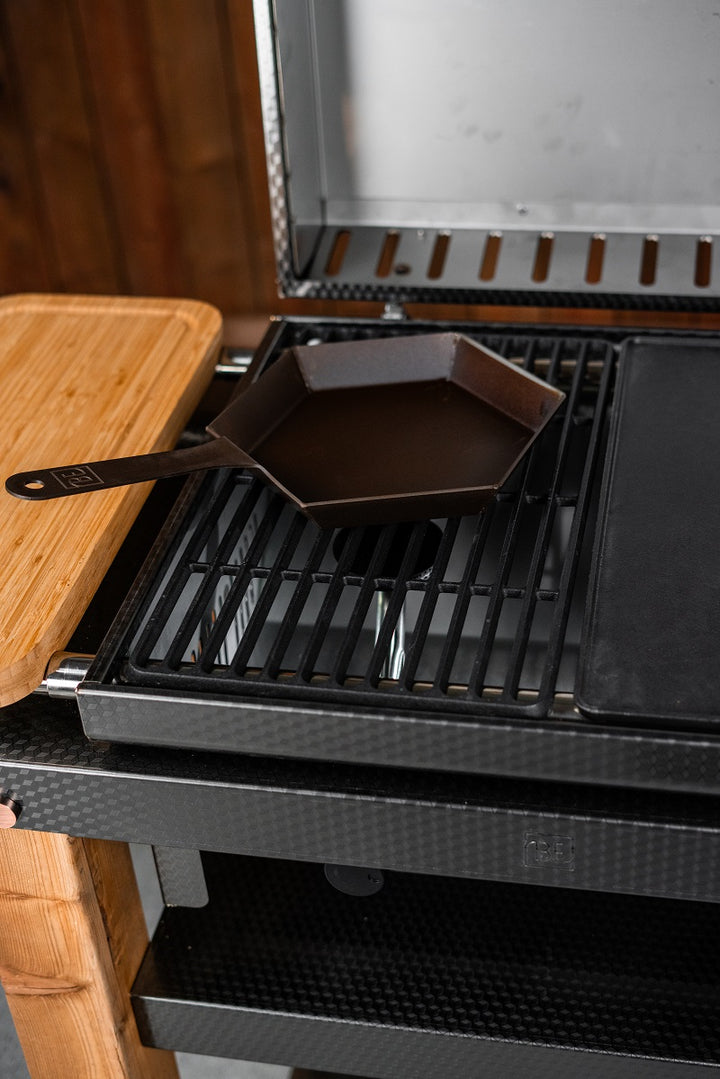 Black Earth Element 24 Gas Grill | M83-2085