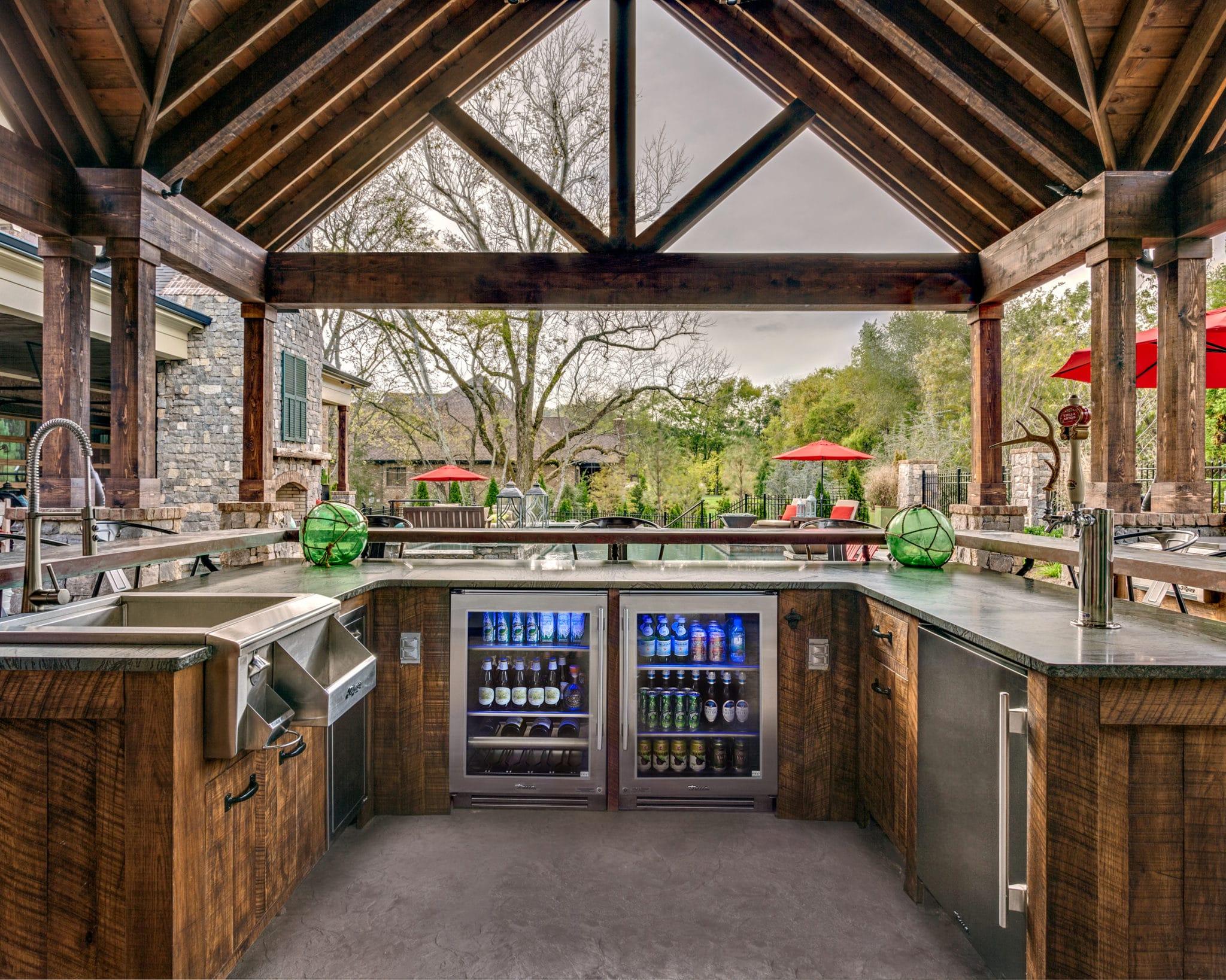 True-residential TBC | Beverage Center Panel Ready | Glass - 2 Glass Shelves, 1 Wine Cradle