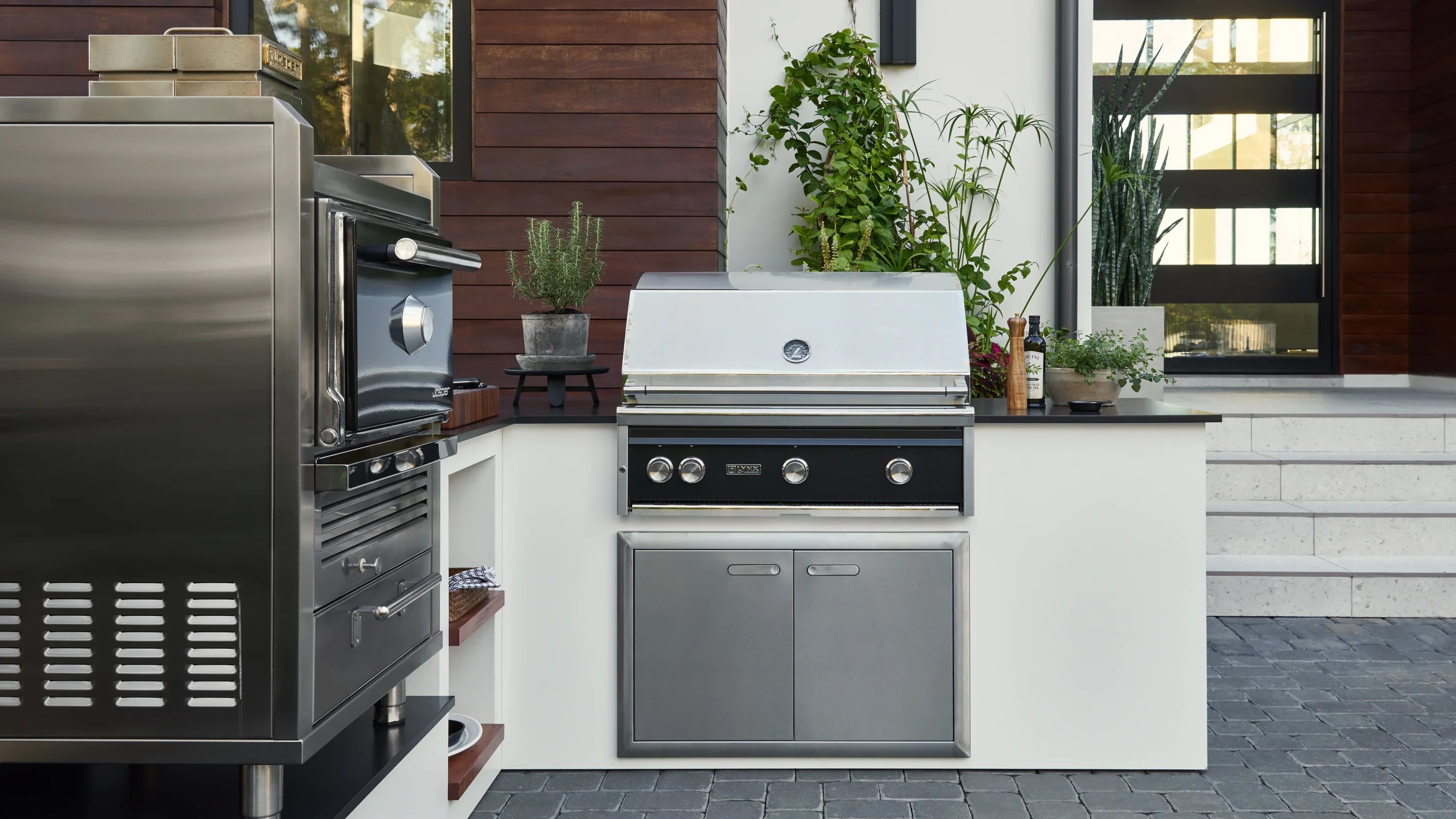 Lynx L42 | Built-In Grill | 42" Professional Grill with Trident Burners