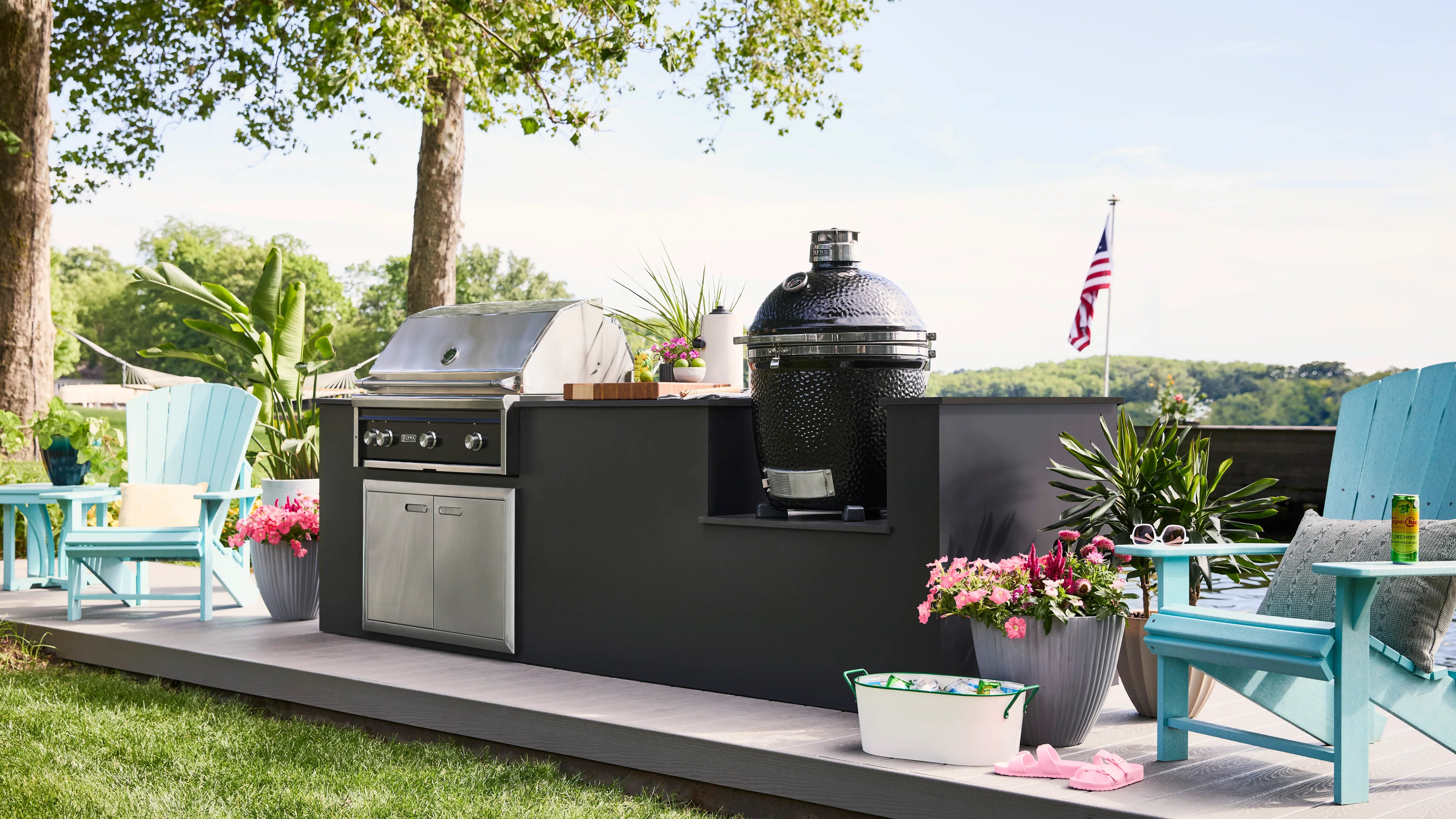 Lynx LCGR | Kamado Grill | 18" Ceramic Insulation Cooking Surface 250 sq. in.
