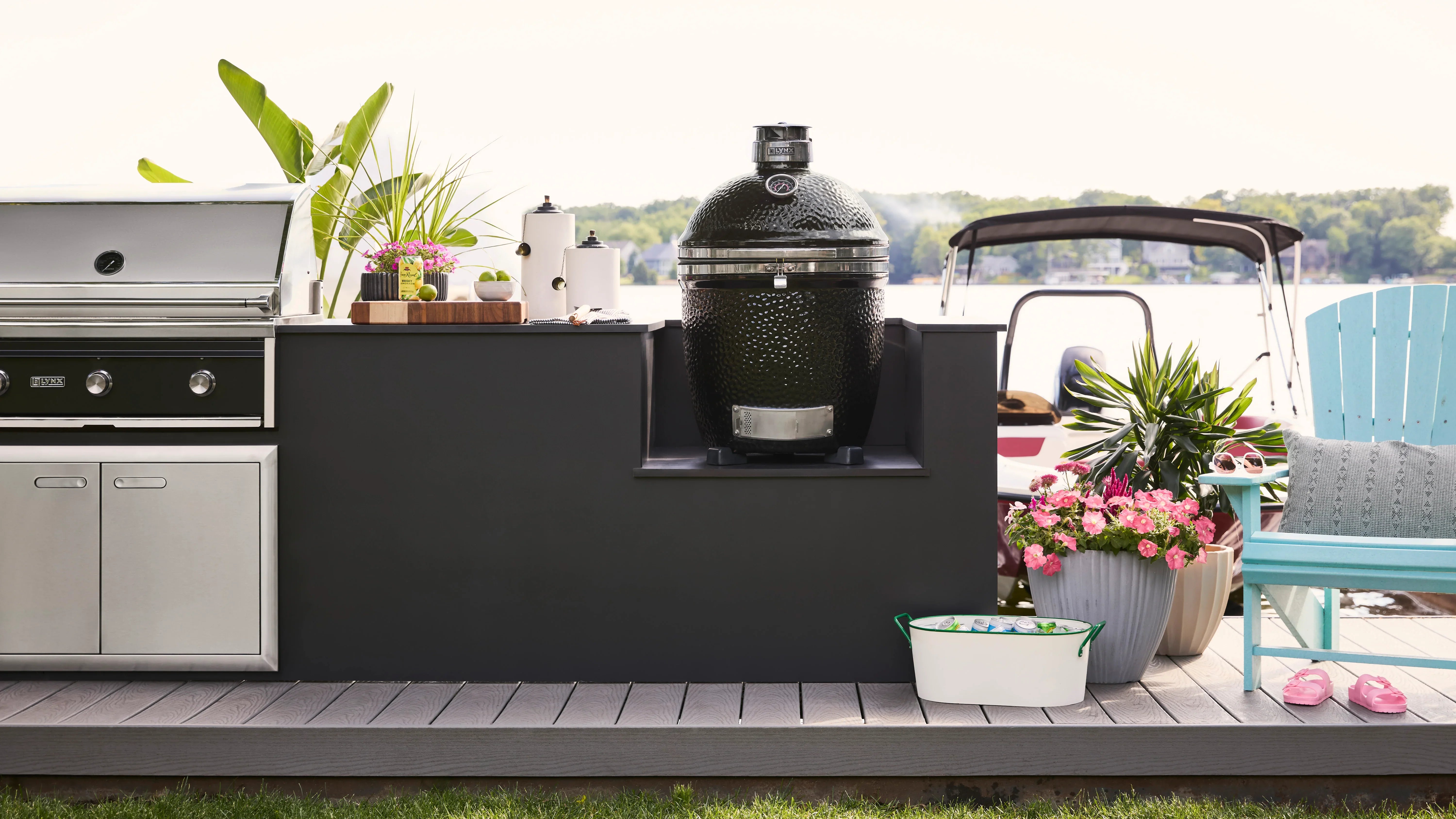 Lynx LCGR | Kamado Grill | 18" Ceramic Insulation Cooking Surface 250 sq. in.