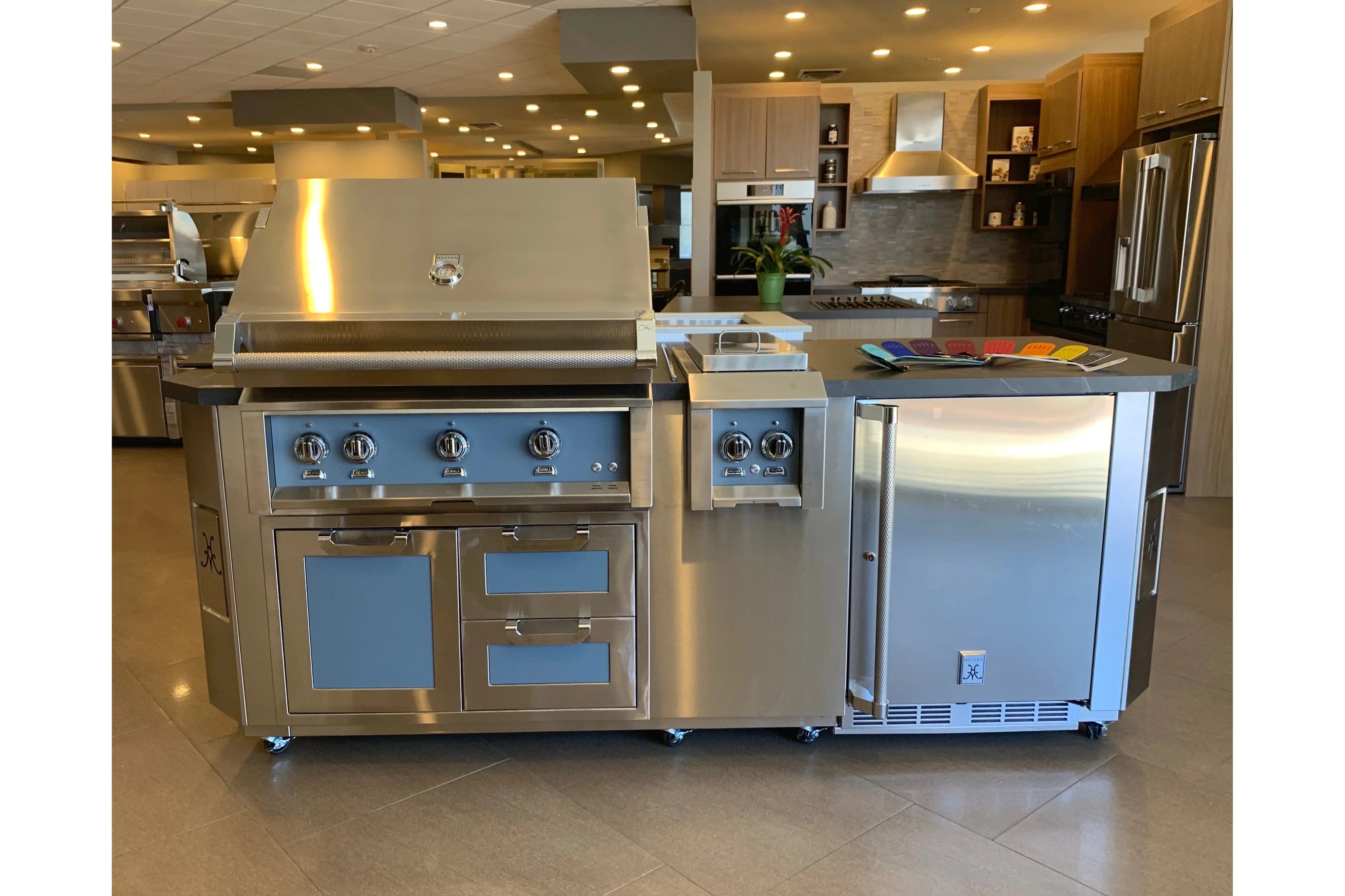 Hestan GES08 | Outdoor Living Suite with Side Burner