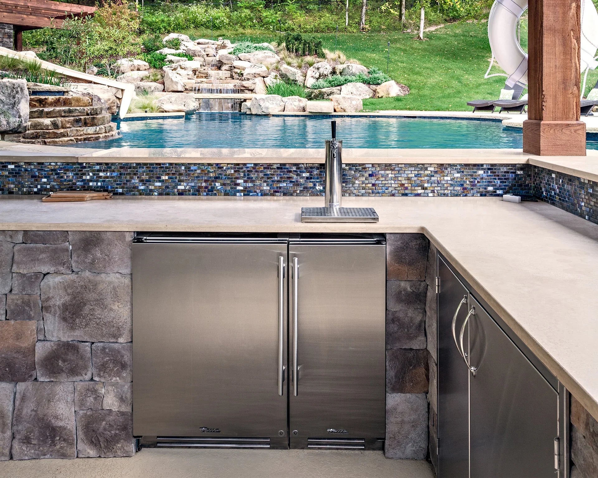 True-residential TUR-15 | Single Tap | Undercounter Refrigerator | Solid Panel Ready Single Tap