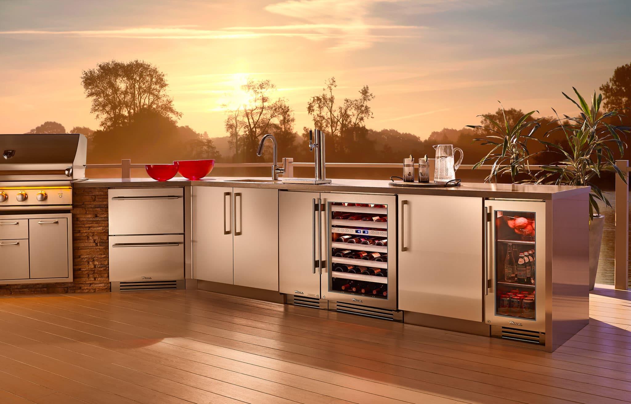 True-residential TUR-15 | Single Tap | Undercounter Refrigerator | Solid Panel Ready Single Tap