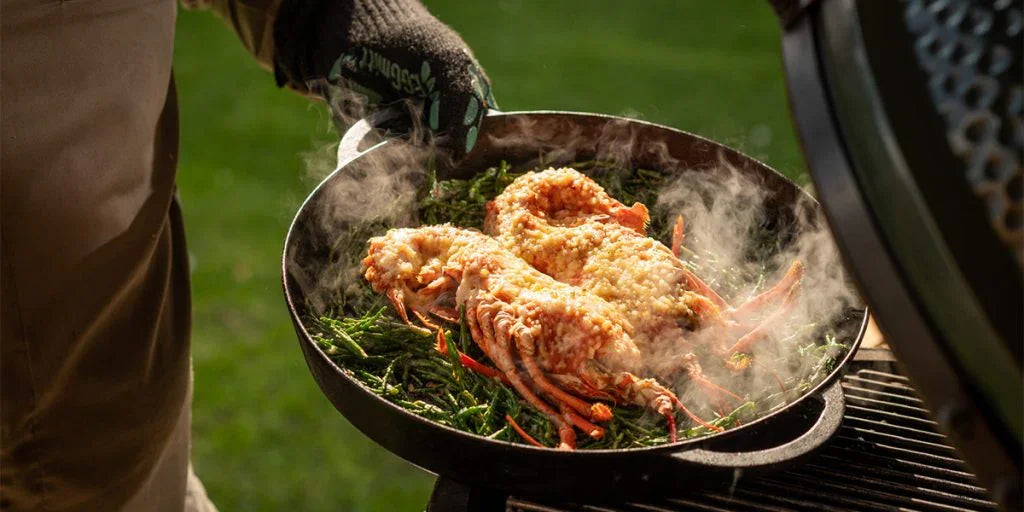 Big Green Egg 118233 | Cast Iron Skillet 14" and 10.5"