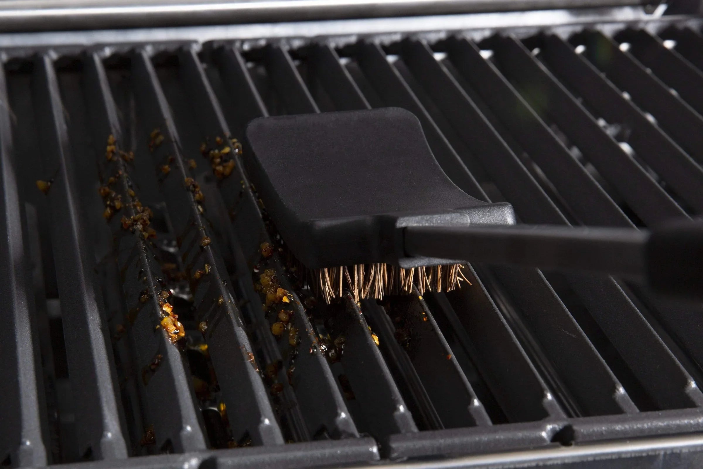 Broil King 64038 | Baron Grill Brush | Natural Palmyra Bristles