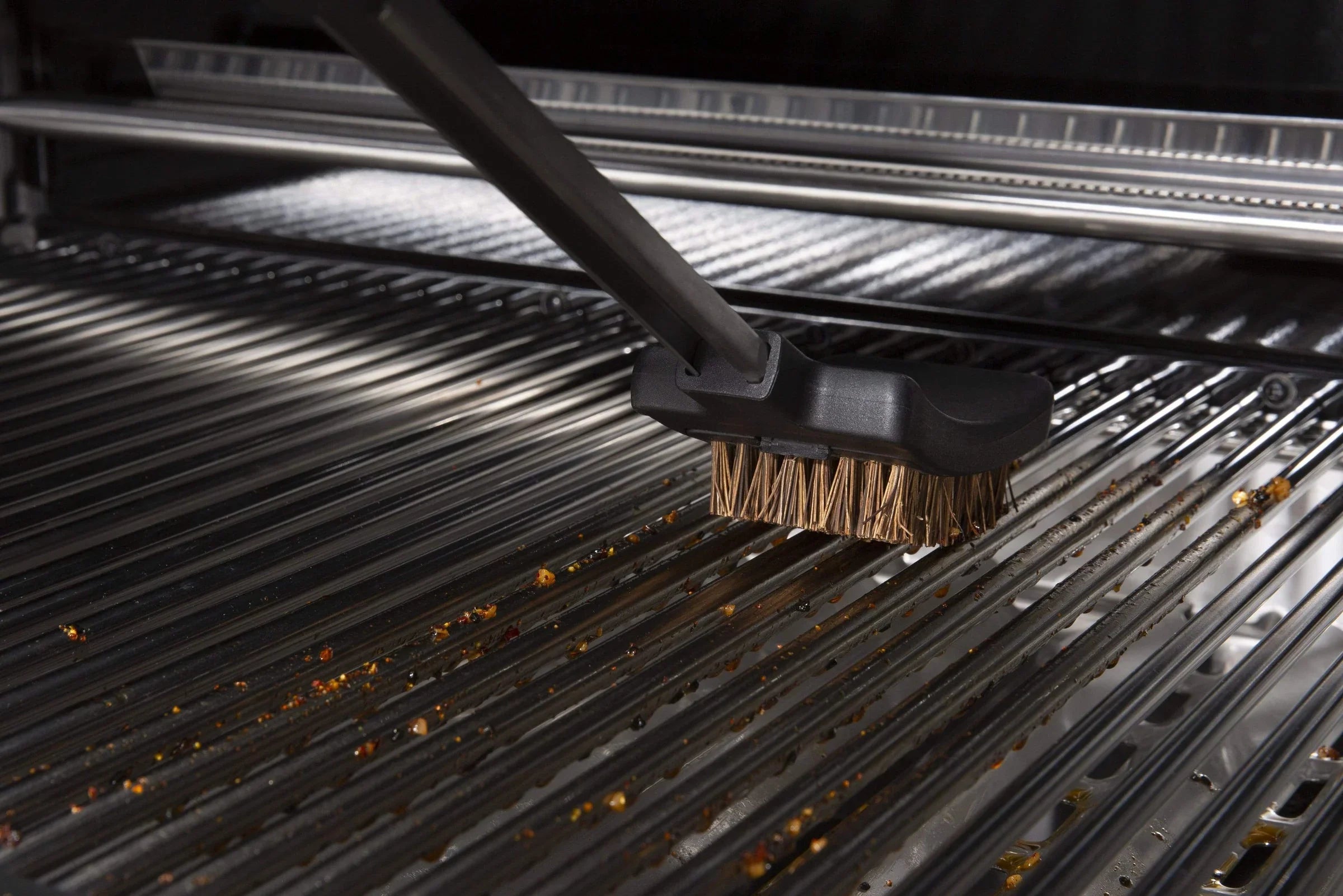 Broil King 64038 | Baron Grill Brush | Natural Palmyra Bristles