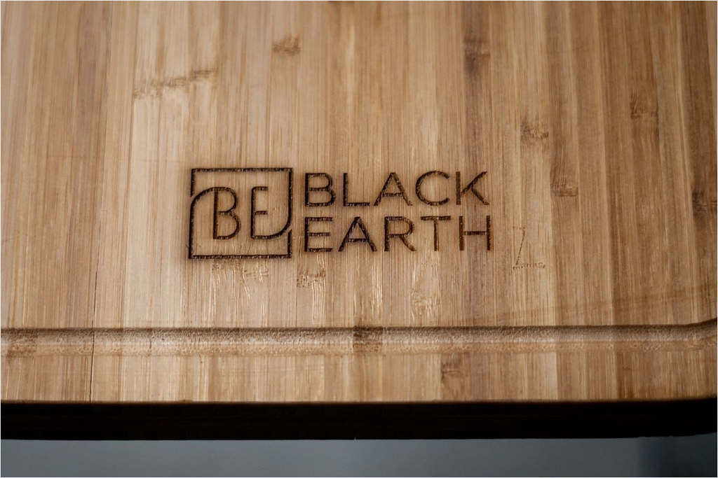 Black Earth M83-2509 Extra Bamboo Cutting Board