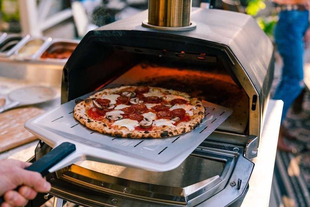 OONI Karu 16 Multi-fuel Pizza Oven